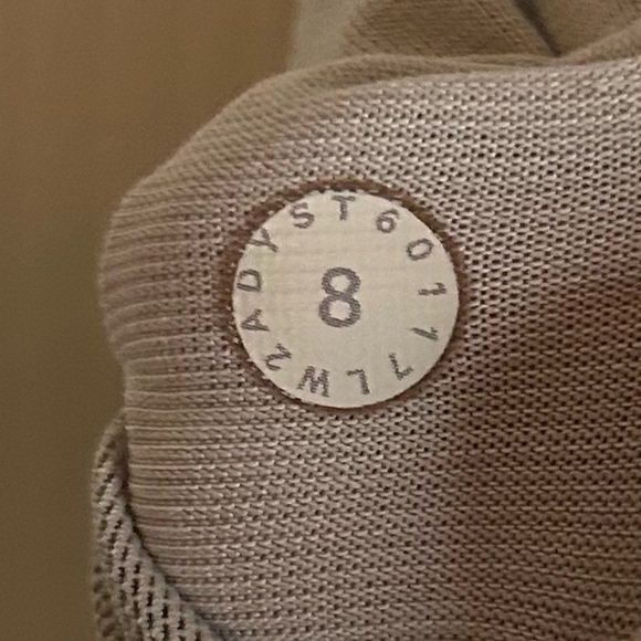 Lululemon Energy Bra (Nulux)- Mini Concrete Jungle Alpine White Multi/ Size 8 - Picture 6 of 8